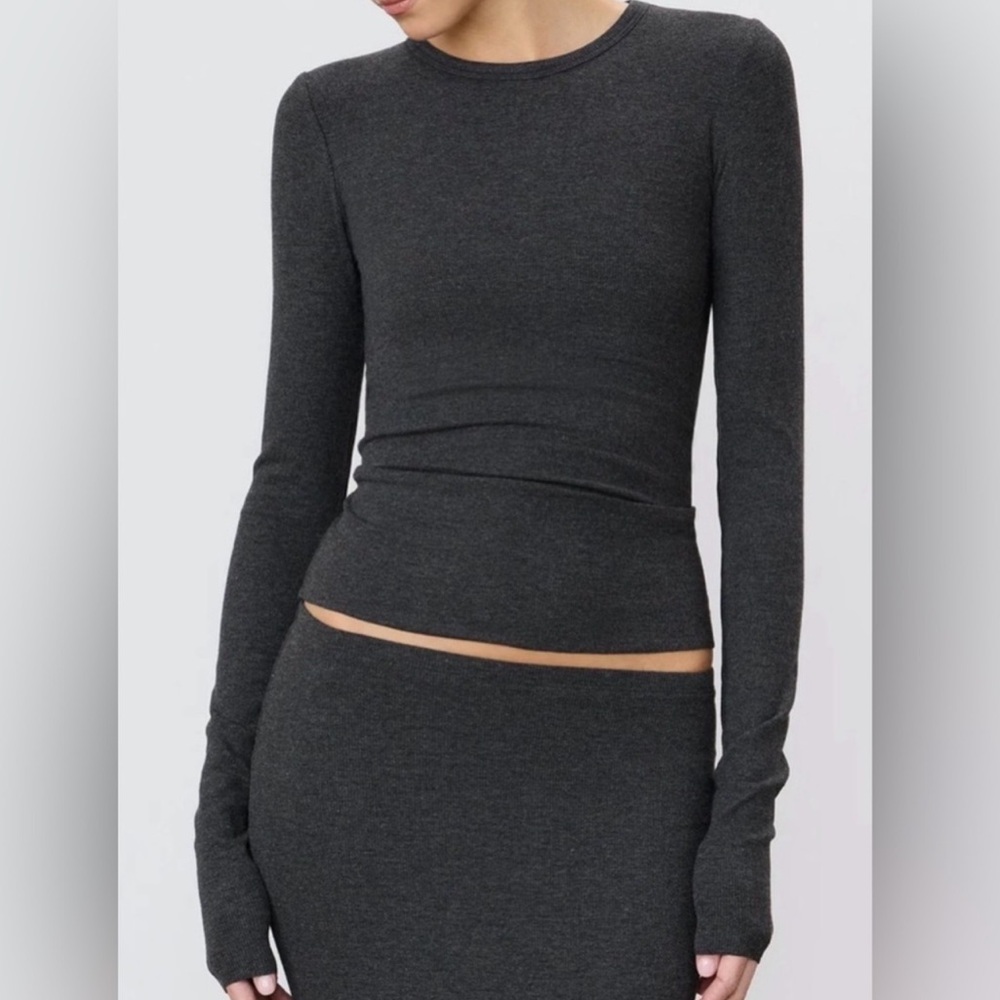 Eterne Fitted Crewneck Long Sleeve in heather charcoal size XS nwt